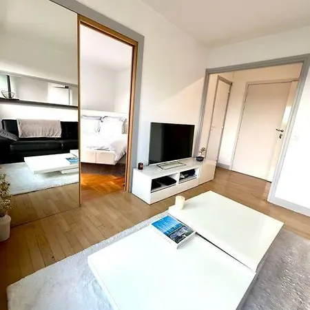 Eiffel Tower View 16th Apartment *